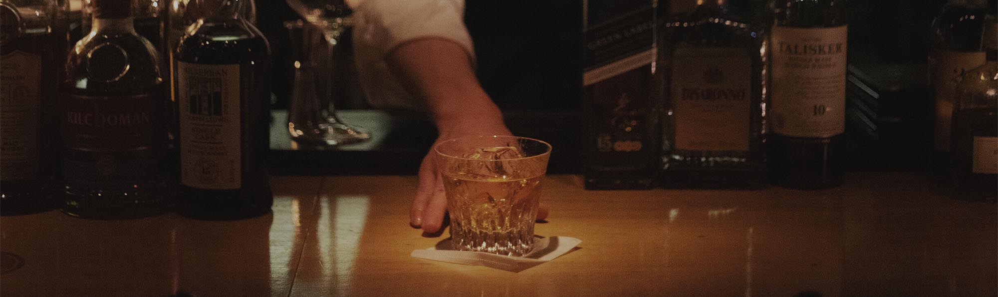 コーヒーバーガレッジ東中野、店舗の内観